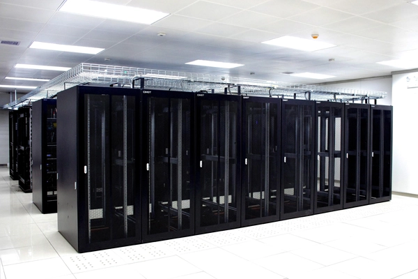 Manutenção sem esforço com interruptores gerenciados Hot-swap